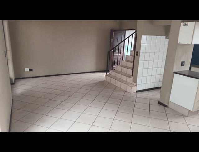 2 BEDROOM TOWNHOUSE FOR SALE IN PRIMROSE